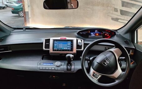 Honda Freed I, 2015 год, 1 450 000 рублей, 24 фотография