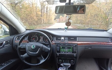 Skoda Superb III рестайлинг, 2011 год, 930 000 рублей, 11 фотография