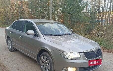 Skoda Superb III рестайлинг, 2011 год, 930 000 рублей, 3 фотография