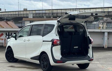 Toyota Sienta II, 2021 год, 1 300 000 рублей, 11 фотография