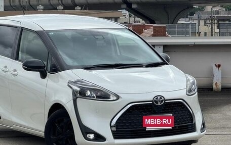 Toyota Sienta II, 2021 год, 1 300 000 рублей, 3 фотография