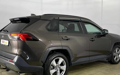 Toyota RAV4, 2020 год, 3 300 000 рублей, 5 фотография