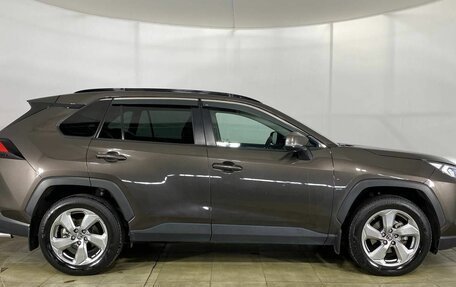 Toyota RAV4, 2020 год, 3 300 000 рублей, 4 фотография