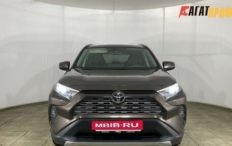 Toyota RAV4, 2020 год, 3 300 000 рублей, 2 фотография