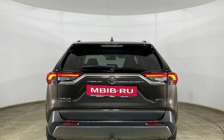 Toyota RAV4, 2020 год, 3 300 000 рублей, 6 фотография