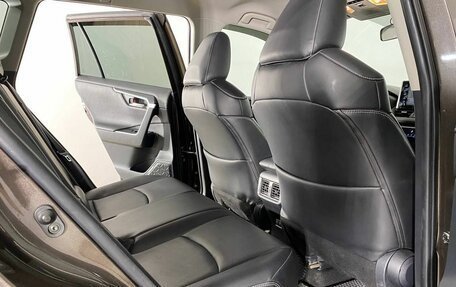 Toyota RAV4, 2020 год, 3 300 000 рублей, 12 фотография