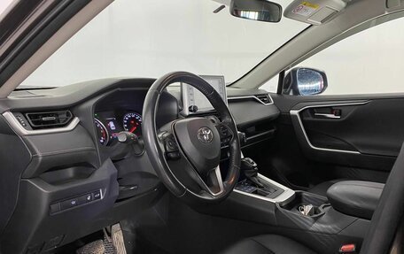 Toyota RAV4, 2020 год, 3 300 000 рублей, 27 фотография