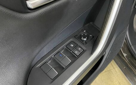 Toyota RAV4, 2020 год, 3 300 000 рублей, 32 фотография