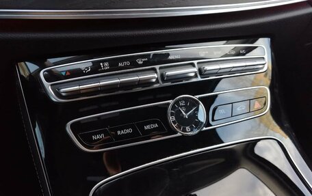 Mercedes-Benz E-Класс, 2019 год, 3 090 000 рублей, 17 фотография