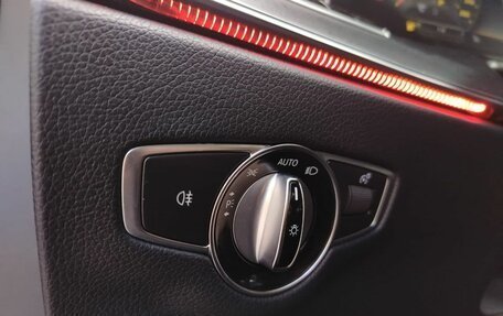 Mercedes-Benz E-Класс, 2019 год, 3 090 000 рублей, 28 фотография
