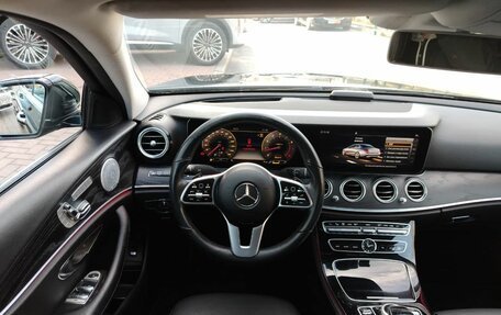 Mercedes-Benz E-Класс, 2019 год, 3 090 000 рублей, 33 фотография