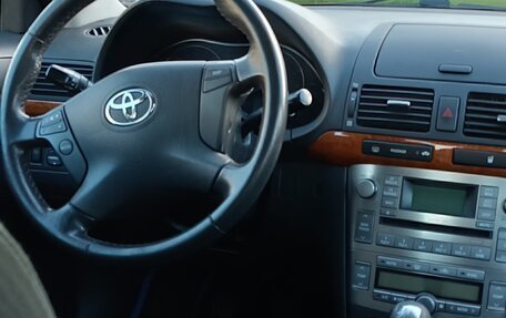 Toyota Avensis III рестайлинг, 2007 год, 665 000 рублей, 1 фотография