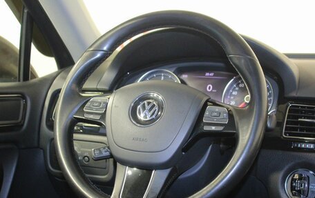 Volkswagen Touareg III, 2011 год, 1 805 000 рублей, 16 фотография