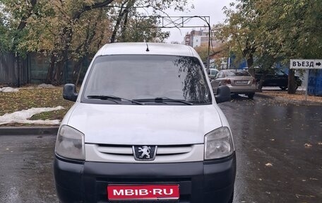 Peugeot Partner II рестайлинг 2, 2010 год, 300 000 рублей, 1 фотография