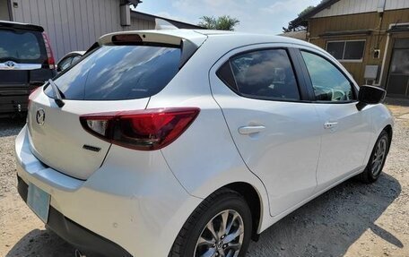 Mazda Demio IV, 2018 год, 800 000 рублей, 5 фотография