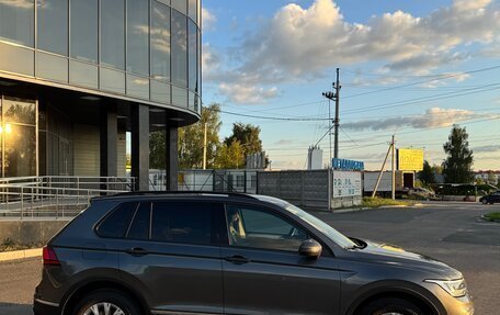 Volkswagen Tiguan II, 2021 год, 2 280 000 рублей, 3 фотография