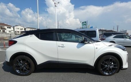 Toyota C-HR I рестайлинг, 2021 год, 1 800 000 рублей, 6 фотография