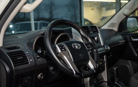 Toyota Land Cruiser Prado 150 рестайлинг 2, 2012 год, 2 099 000 рублей, 11 фотография