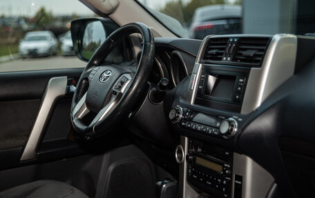 Toyota Land Cruiser Prado 150 рестайлинг 2, 2012 год, 2 099 000 рублей, 14 фотография