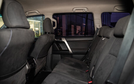 Toyota Land Cruiser Prado 150 рестайлинг 2, 2012 год, 2 099 000 рублей, 13 фотография