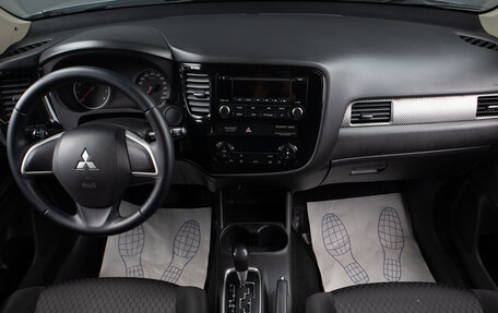 Mitsubishi Outlander III рестайлинг 3, 2012 год, 1 299 000 рублей, 8 фотография