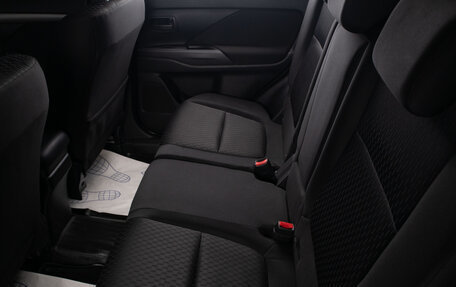 Mitsubishi Outlander III рестайлинг 3, 2012 год, 1 299 000 рублей, 17 фотография