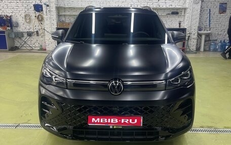 Volkswagen Tiguan II, 2024 год, 4 900 000 рублей, 1 фотография