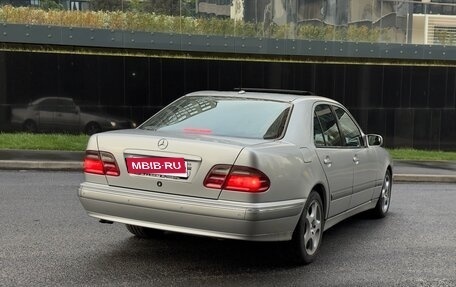 Mercedes-Benz E-Класс, 2001 год, 950 000 рублей, 4 фотография