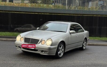 Mercedes-Benz E-Класс, 2001 год, 950 000 рублей, 2 фотография