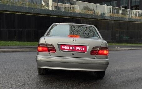 Mercedes-Benz E-Класс, 2001 год, 950 000 рублей, 5 фотография