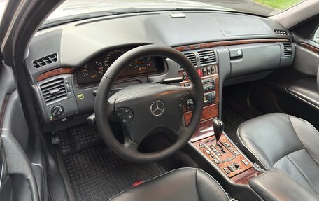 Mercedes-Benz E-Класс, 2001 год, 950 000 рублей, 28 фотография