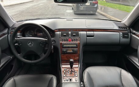 Mercedes-Benz E-Класс, 2001 год, 950 000 рублей, 24 фотография