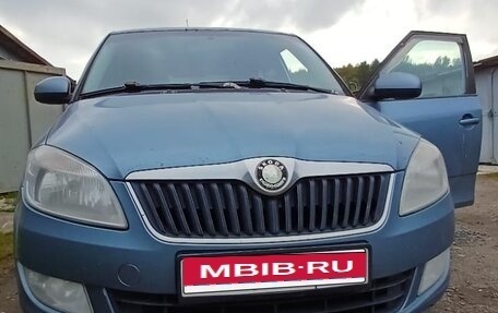 Skoda Fabia II, 2010 год, 295 000 рублей, 2 фотография