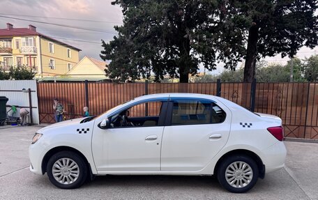Renault Logan II, 2018 год, 600 000 рублей, 2 фотография