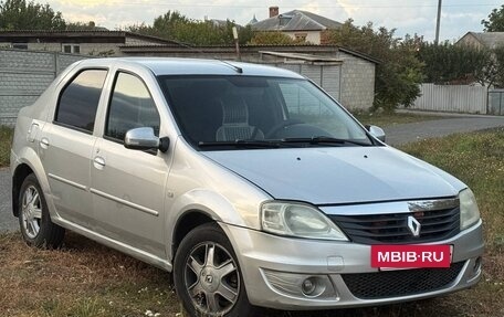 Renault Logan I, 2013 год, 600 000 рублей, 3 фотография