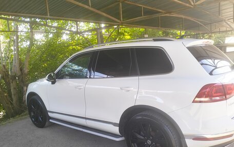 Volkswagen Touareg III, 2015 год, 2 900 000 рублей, 2 фотография