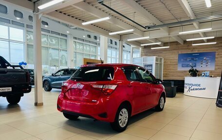 Toyota Vitz, 2017 год, 1 199 000 рублей, 6 фотография