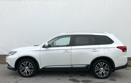 Mitsubishi Outlander III рестайлинг 3, 2017 год, 1 950 000 рублей, 5 фотография