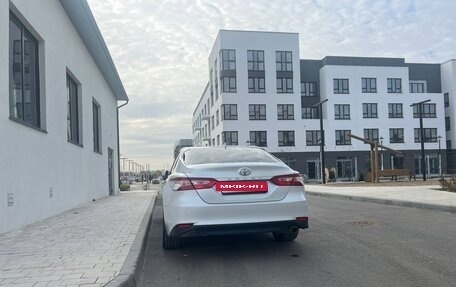 Toyota Camry, 2018 год, 2 990 000 рублей, 4 фотография