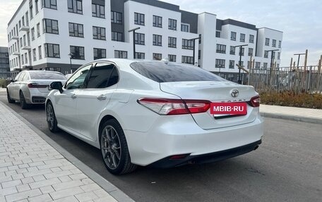 Toyota Camry, 2018 год, 2 990 000 рублей, 3 фотография