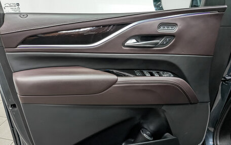 Cadillac Escalade V, 2021 год, 11 000 000 рублей, 18 фотография