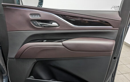 Cadillac Escalade V, 2021 год, 11 000 000 рублей, 21 фотография