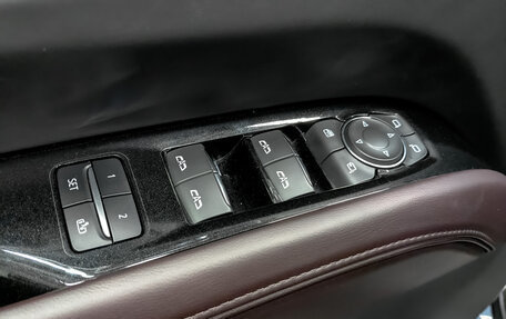 Cadillac Escalade V, 2021 год, 11 000 000 рублей, 22 фотография