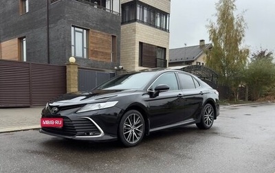 Toyota Camry, 2021 год, 2 600 000 рублей, 1 фотография
