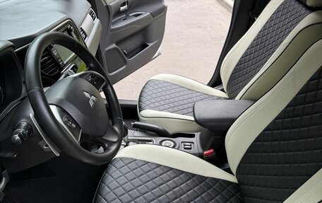 Mitsubishi Outlander III рестайлинг 3, 2013 год, 990 000 рублей, 11 фотография