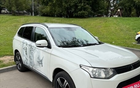 Mitsubishi Outlander III рестайлинг 3, 2013 год, 990 000 рублей, 2 фотография