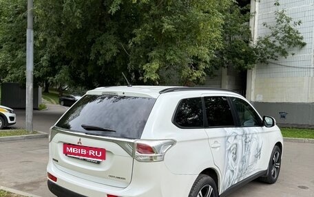 Mitsubishi Outlander III рестайлинг 3, 2013 год, 990 000 рублей, 4 фотография