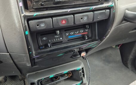 Nissan Terrano II рестайлинг, 1994 год, 470 000 рублей, 16 фотография