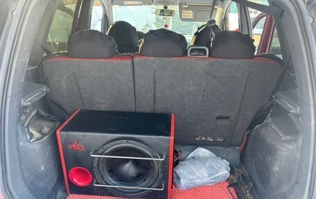 Mitsubishi Colt VI рестайлинг, 2004 год, 325 000 рублей, 2 фотография