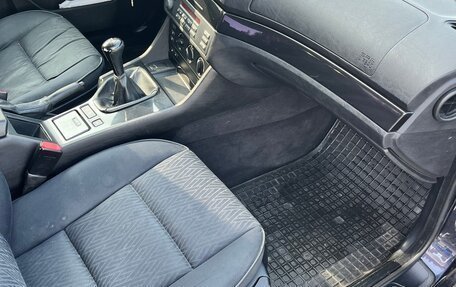 BMW 5 серия, 2003 год, 650 000 рублей, 39 фотография